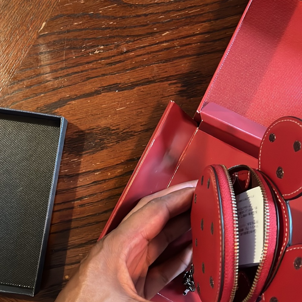 Coin case - Picture 4 of 5